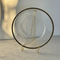 Assiettes rondes dorées en plastique de 13 pouces pour la décoration de table de mariage