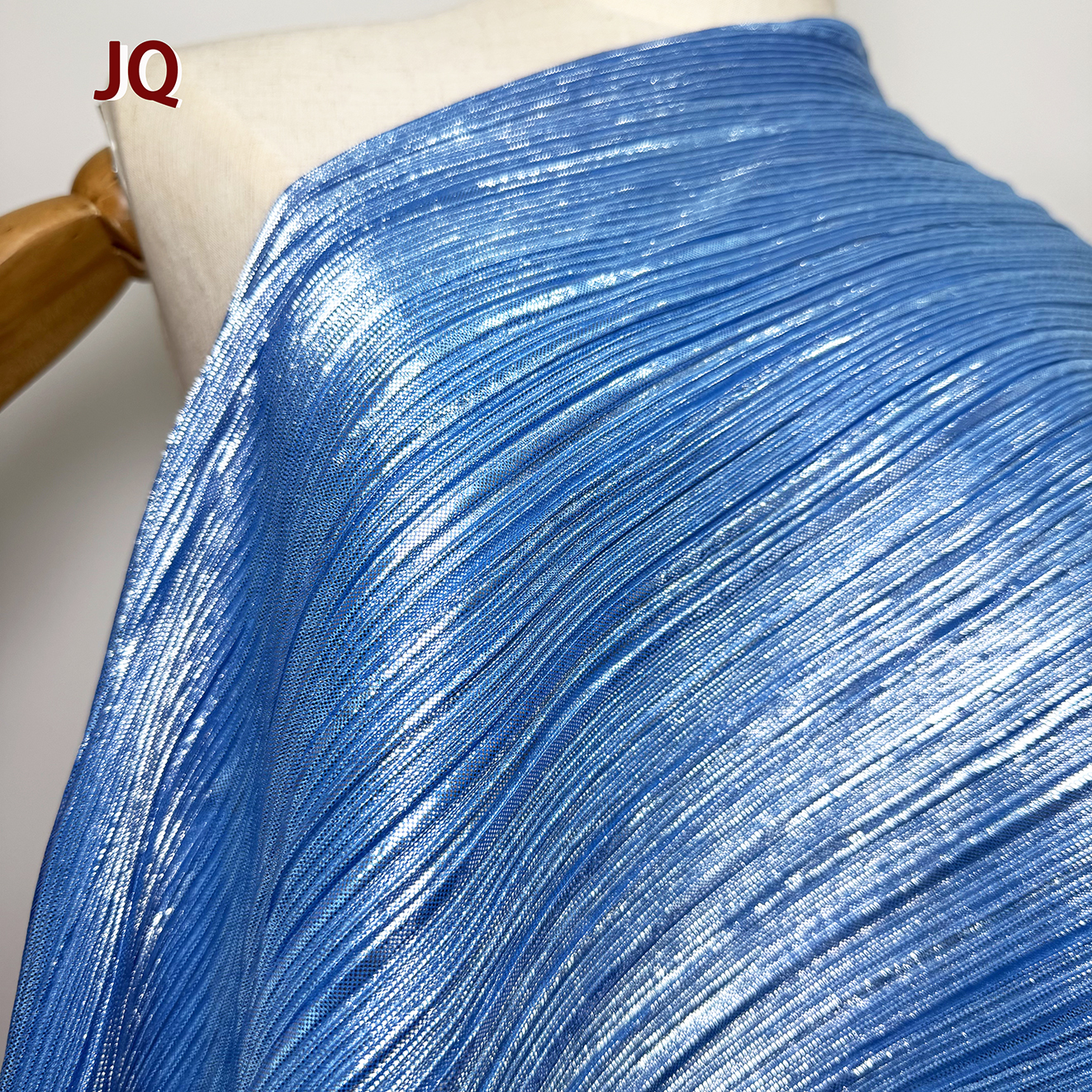 Shinny Liquid 100 Polyester Knit Crystal Laser Pleated Lurex Metallic Foil Coated Silk Fabric