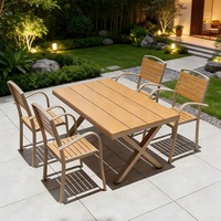 Ensemble table et chaises d'extérieur en WPC résistant aux intempéries de haute qualité, disponible en options 4 chaises / 6 chaises