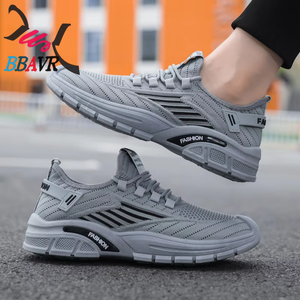 Zapatillas de running ligeras de malla para hombre al por mayor con parte superior transpirable, logotipo personalizado y cierre con cordones para deportes de primavera, verano y otoño - Product Image 1