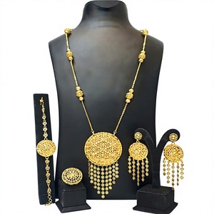 Conjunto de Collar, Pendientes y Anillo Chapados en Oro de 24K para Mujer, Diseño Clásico con Borlas Árabes, Joyería para Compromiso y Boda - Product Image 1