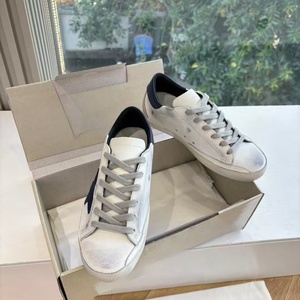 Zapatos de Diseñador de Lujo, Zapatillas Blancas de Piel de Ganso Genuina, Antideslizantes y Cómodas, Estilo Casual para Caminar - Product Image 2