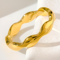 Bague Ondulée Irrégulière en Gros pour Femme, Plaqué Or 18K, Acier Inoxydable, Texture Minimaliste, Empilable, Tendance Quotidienne