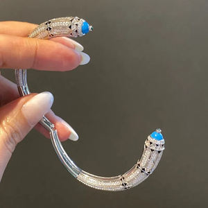 Bracciale in Argento Sterling 925 Stile Art Déco con Zirconia Blu Turchese e Smalto di Lusso - Product Image 4