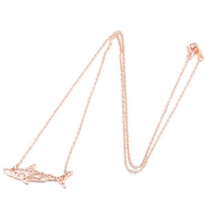 DAIHE venta al por mayor Simple oro blanco hueco océano Animal tiburón diente collar - Product Image 4