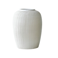 Vase à fleurs décoratif de table en céramique blanche sculptée à la main haut de gamme, style nordique japonais moderne