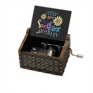 Caja Musical de Madera de Pino, Adornos Clásicos Tallados, Manivela Rectangular, Estilo Moderno y Simple, Regalos de Navidad en Existencia - Product Image 1