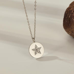Cadena de clavícula Collar de estrella No deslustre Acero inoxidable Plateado Zircon Estrella Moneda redonda Colgante Gargantillas Collares - Product Image 2