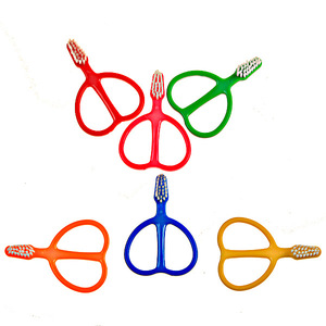Petite brosse à dents en forme de ciseaux à poils doux pour enfants, brosse à dents manuelle colorée et sûre anti-ingestion - Product Image 4