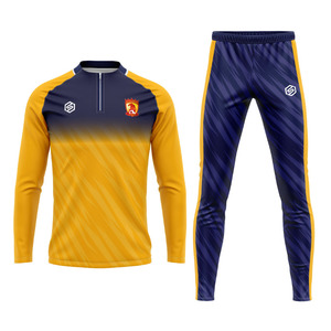 Survêtement de football respirant et chaud 100 % polyester, uniformes d'entraînement de club sublimés pour adultes, tenues de football personnalisées pour hommes, OEM - Product Image 5