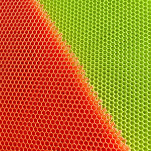 Tissu en maille 3D respirant en polyester 490 GSM, tissé alvéolé 2 mm, pour empeignes de chaussures de sport, coussins, équipements de plein air et chaises de bureau - Product Image 2