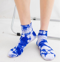 Vente en gros de chaussettes de gym roses à la mode teintées chaussettes courtes de sport chaussettes de cheville en coton pour femmes