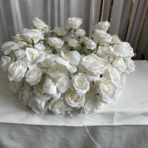 Centro de Mesa de Flores Artificiales Blancas de 60 cm, el Más Vendido de GreenLife, para Decoración de Mesa de Comedor y Banquetes - Product Image 3