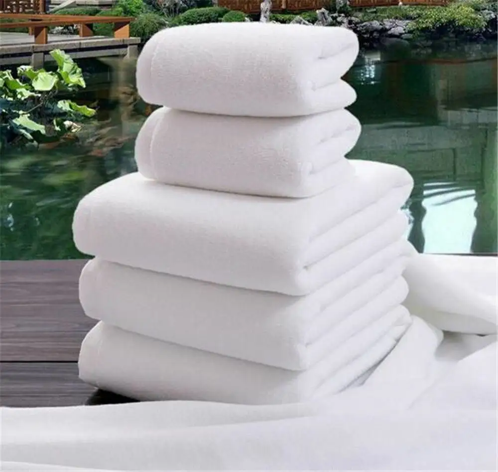 Blanco cómodo al por mayor de microfibra barato Terry hilo teñido tarjetas plegables 100% algodón comercial Toalla de baño para casa Hotel
