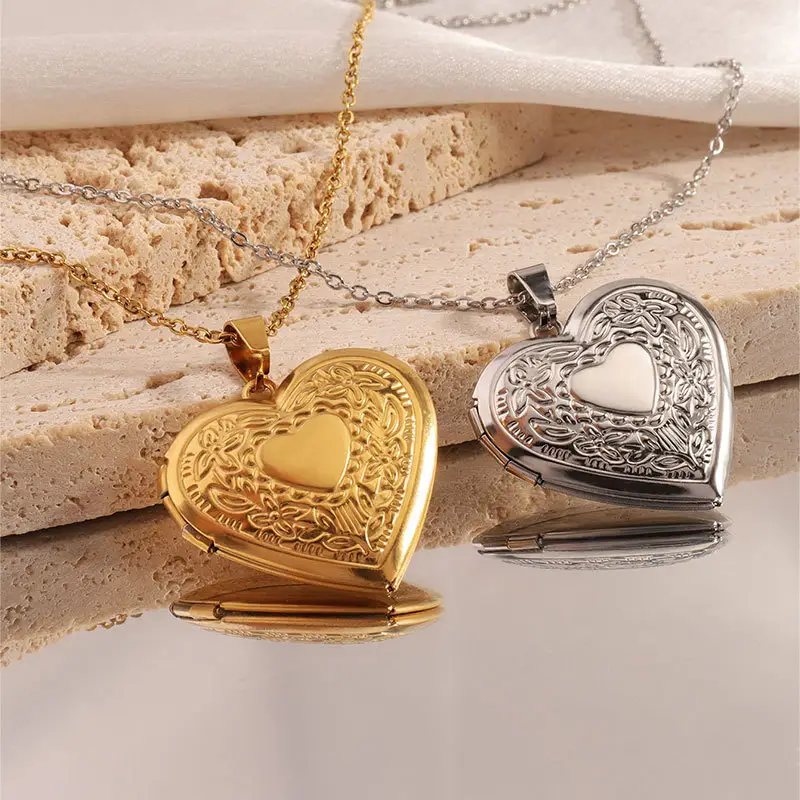 Wholesale Vintage Custom 18K Gold Plated Stainless Steel Heart Lock Photo Women Locket Pendant Necklace silver gold