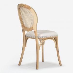 Chaises rondes en rotin bois tendance pour la location d'événements et de mariages - Product Image 6