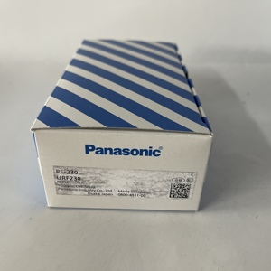 Sensor Fotoeléctrico Panasonic con Reflector RF-230 URF230 - Product Image 1