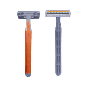 PearlMax 12pcs Paket Kartu Display Pisau Cukur Sekali Pakai dengan Tiga Bilah Baja Anti Karat, Strip Pelumas, dan Gagang Karet untuk Wanita dan Pria - Product Image 3