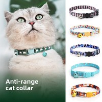 Vente en gros d'accessoires de décoration confortables anti-suffocation pour animaux de compagnie collier tressé pour chat et chaton avec cloche sans danger pour chiens