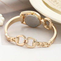 Jam Tangan Wanita Elegan Mini Dial dengan Tali Paduan Logam Berbagai Warna, Jam Tangan Fashion Wanita yang Ramping