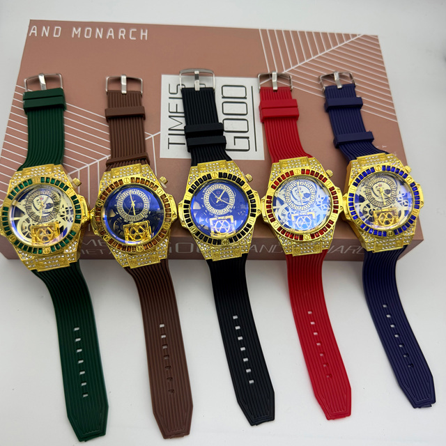 Light Luxury Full-diamond Quartz Large Hollow-out Retro Alloy Watch, Colorful up Strap Fashion Unisex Watch