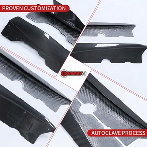 Faldones Laterales de Fibra de Carbono Seca de Calidad Superior Estilo Adro para Chevrolet Corvette C8 - Product Image 3