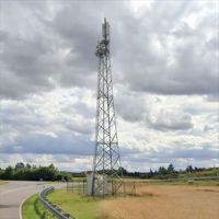 Tour de communication autoportante en acier angulaire à quatre poteaux, galvanisée à chaud, pour station de base 4G