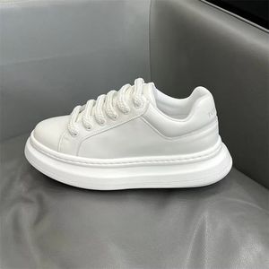 Zapatillas deportivas personalizadas de corte bajo para hombre y mujer, antideslizantes, con suela plana, con cordones, ligeras, transpirables, modernas, para correr y caminar. - Product Image 1