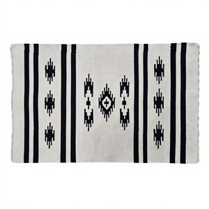 Tapis en coton modernes faits à la main et tapis de luxe - Épaisseur personnalisable, lavable en machine, bonne qualité pour la maison et les voyages - Product Image 1