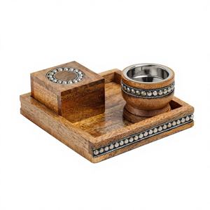 Ensemble brûleur d'encens Mabkhara en bois de manguier de luxe Bela Artisan avec plateau à logo gravé, accessoires d'encens indiens écologiques - Product Image 1
