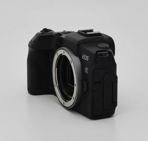 Una de las cámaras sin espejo de fotograma completo más ligeras, con un peso de solo 485 g, la EOS RP es una excelente cámara todo en uno para principiantes. - Product Image 3