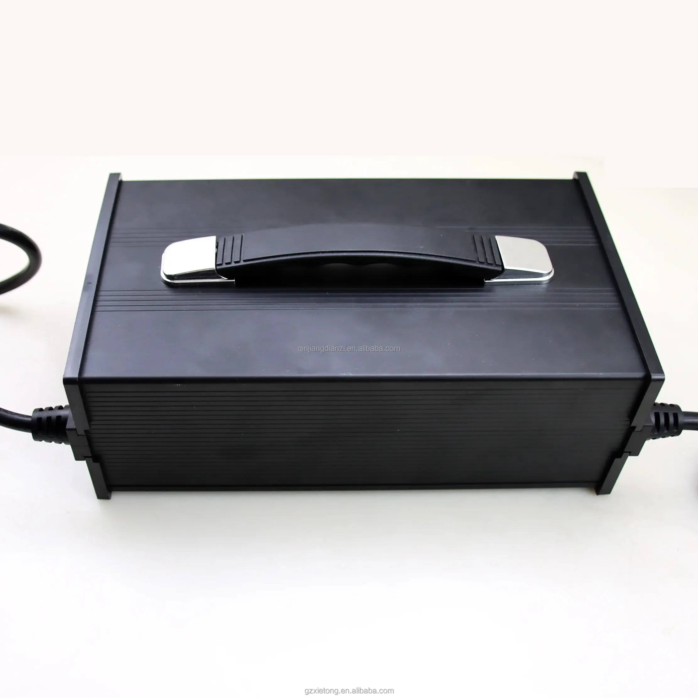 72V30A high-power lead-acid lithium battery charger, vehicle waterproof, fully sealed, fast charging with high quality