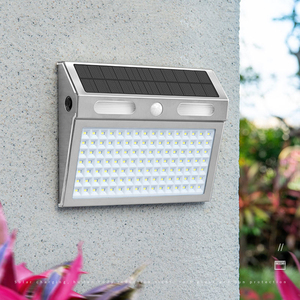 ไฟติดผนังโซลาร์เซลล์กันน้ำ IP65 พร้อมเซ็นเซอร์ตรวจจับความเคลื่อนไหว ไฟ LED สวนกลางแจ้ง แสงสีวอร์มไวท์ สำหรับวิลล่า ลานบ้าน ระเบียง - Product Image 4