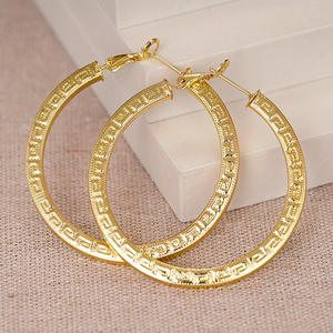 Pendientes de aro dorados para mujer, chapados en oro de 18 quilates, aleación de zinc, estilo clásico, joyería de moda, pendientes redondos grandes - Product Image 5