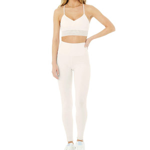 Ensemble de yoga pour femmes, dernière tendance, très vendu, anti-rides, durable, logo frontal, haute qualité, respirant, écologique - Product Image 1