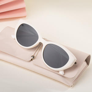 Lunettes de soleil œil de chat Ks-3944 pour femme, monture noire, verres TAC, protection UV400, branches en acier inoxydable, mode extérieure - Product Image 4