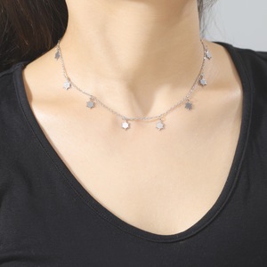 Collier ras du cou Lilia Modèle 01 pour femme, en acier inoxydable plaqué or 18 carats, tendance, cadeau étoile - Product Image 4