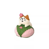 Figur Resin Kucing Bunga Sakura Kawaii, Ornamen Meja Piramida Burung Sakura, Hiasan Religius Estetis untuk Meja Kamar Tidur Rumah yang Hangat