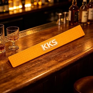 Soluciones de Marca para Cervecerías, Tapete Antideslizante de PVC Rectangular Personalizado en Naranja, Negro y Rojo - Product Image 1