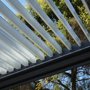 Pergola da Esterno Motorizzata di Lusso con Tetto per <span class=keywords><strong>Patio</strong></span>, Set Arredo Giardino, Gazebo, Mobili da Esterno, Pergola in Alluminio, Tettoia Bianca - Product Image 5