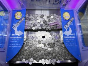 מכונת דחיפה מסחרית המופעלת במטבעות, רווחית לפארקי שעשועים, הזמנות בכמות גדולה, <span class=keywords><strong>ODM</strong></span>, <span class=keywords><strong>OEM</strong></span> - Product Image 5