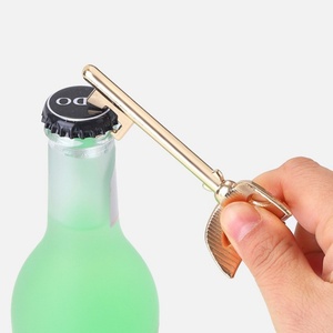 Abridores de Botellas con Diseño de Máscara, Recuerdos para Fiestas de Disfraces, Regalos Ideales para Invitados con Etiquetas de Agradecimiento y Bolsas de Regalo - Product Image 5