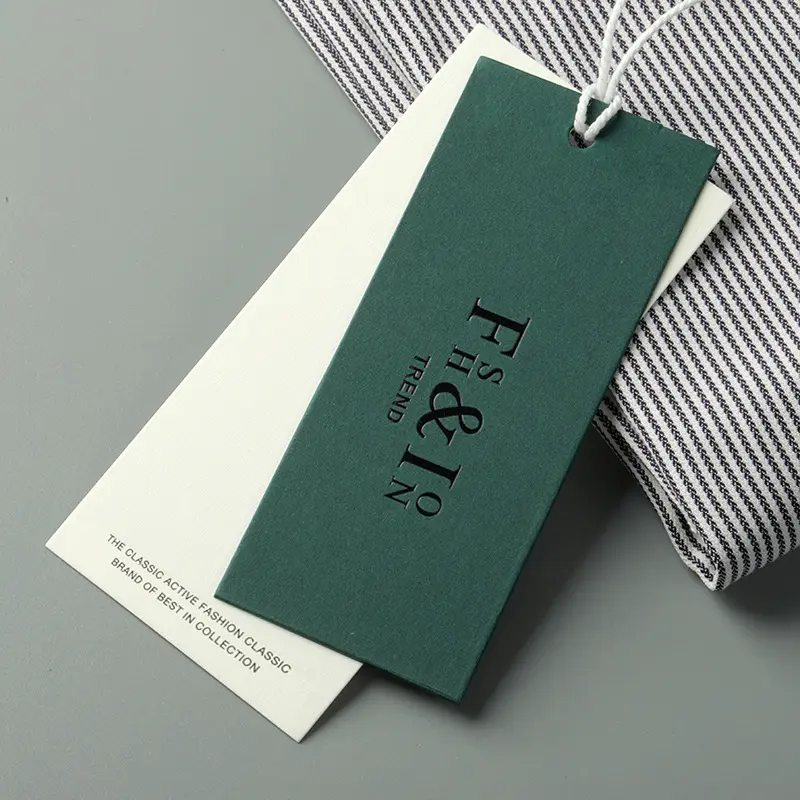 Lüks özelleştirilmiş kabartmalı giyim Hangtag eko dostu geri dönüşümlü kağıt asma etiketleri ile kendi logonuzun baskısı