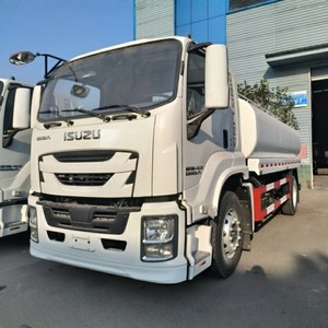 Camión Cisterna de Agua ISUZU GIGA de 15000 Litros, Camión Cisterna de 6 Ruedas, Camión Cisterna con Aspersor de Agua - Product Image 2