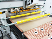 Machine de découpe et de perçage CNC à alimentation automatique, machine de découpe CNC à nidification, machine de fabrication de meubles en MDF et en mélamine