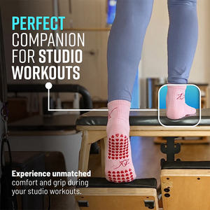 Chaussettes de yoga BiLu OEM antidérapantes en coton pour le Pilates, idéales pour les marques de sport et la vente au détail - Product Image 2