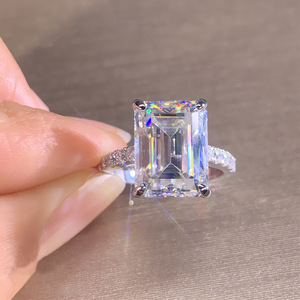 Anello con design quadrato Princess Cut, stile elegante, per donna - Product Image 2