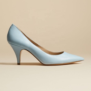 Chaussures en cuir bleues claires de petits talons officiels de grands <span class=keywords><strong>pieds</strong></span> pour des femmes et des pompes de dames - Product Image 2