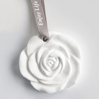 Diffuseur d'huiles essentielles en porcelaine, parfumé, en forme de fleur, en céramique, pour armoire suspendue, désodorisant d'ambiance, en gros, en stock