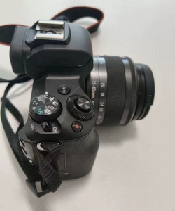 Cámara Canon <span class=keywords><strong>M50</strong></span> <span class=keywords><strong>Mark</strong></span> <span class=keywords><strong>II</strong></span> 90% Nueva con Lente de 15-45 mm, Fotografía de Nivel Básico, Cámara sin Espejo Usada, 24.1 Millones de Píxeles - Product Image 1